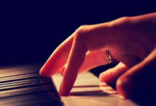 赫拉德茨基：今天球队纠结于无关紧要的事，我们配不上晋级.